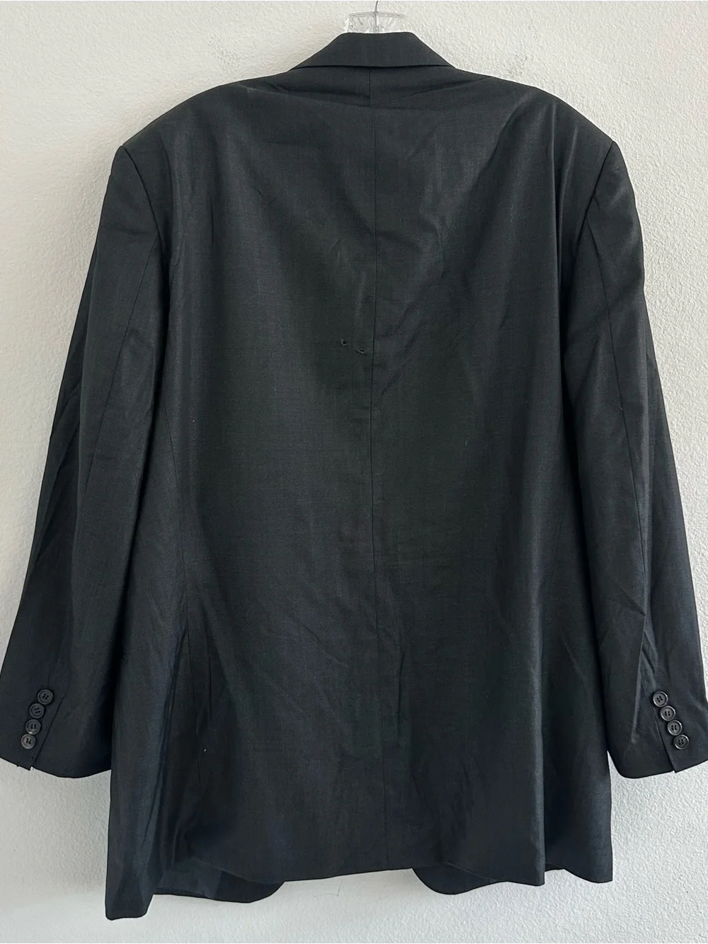 HUGO Black Single-Breasted Blazer with Red Pocket Square Size: 42R